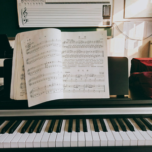 日韩毛片公与媳人伦片
